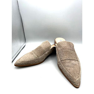 Charles David Porter Mule floral embossed women’s size 7.5